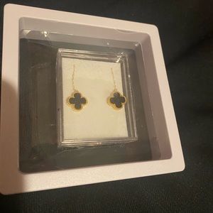18 k real saudi gold with black onyx clover tic tac earings 10 mm new w/o tag